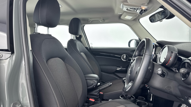 MINI Hatchback 1.5 Cooper Classic 5dr Petrol Hatchback